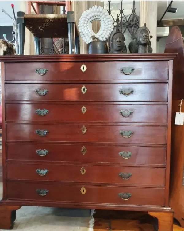 Early 19th-Century Mahogany Chest of Drawers