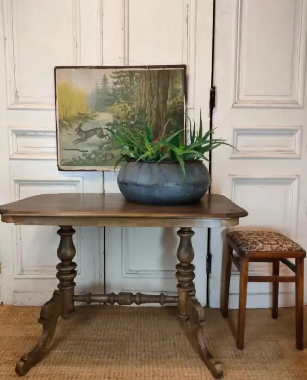 Pine Victorian Table with Detailed Legs