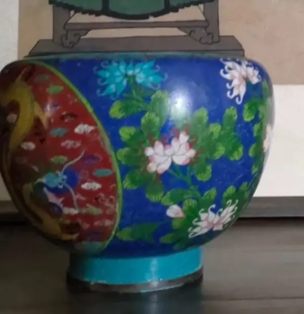 Large Japanese Cloisonne’ Vase
