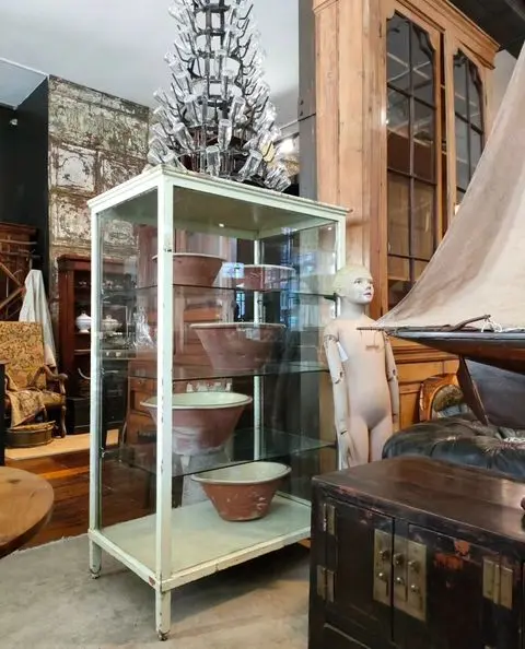 Metal Cabinet with Glass Shelving
