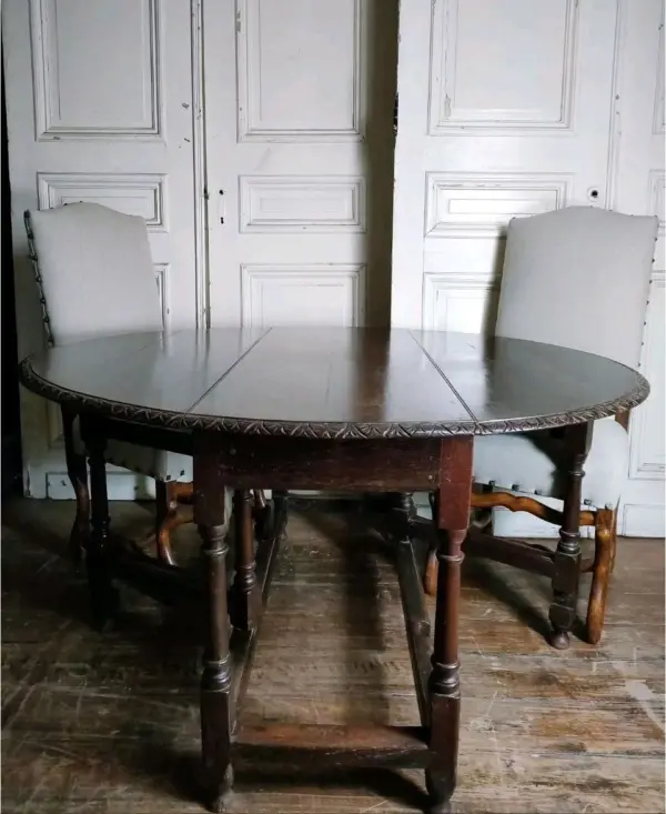 18th Century Oak Drop-Leaf Table