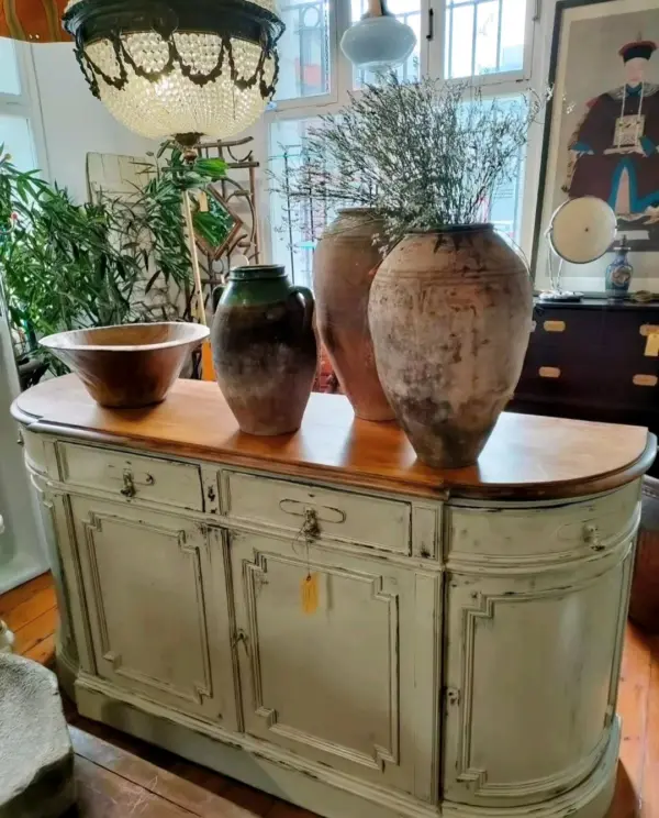 Buffet-style Counter with Natural Wood Top
