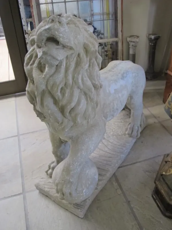 Large Dimensions Cast Lion
