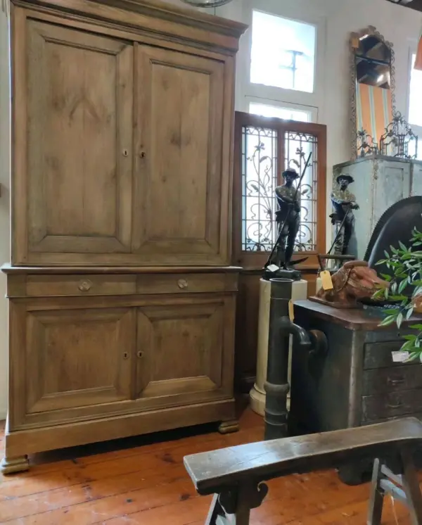 4-Door Oak Cupboard