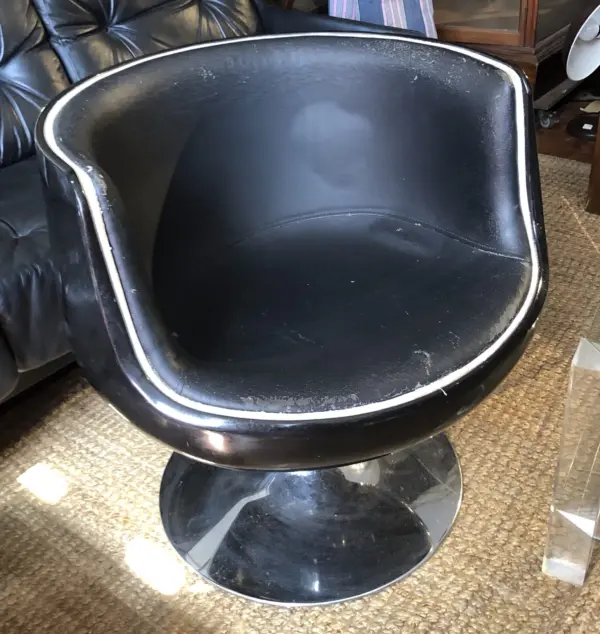1960’s Eero Arnio Style Retro Tub Chair