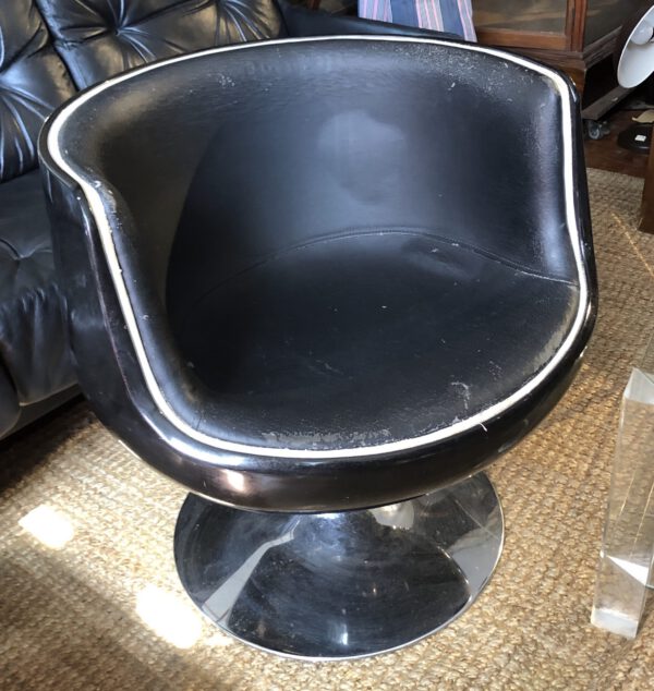 1960’s Eero Arnio Style Retro Tub Chair