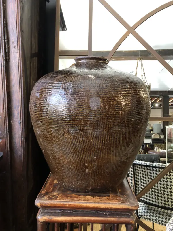 Large Volume Brown Ceramic Pot