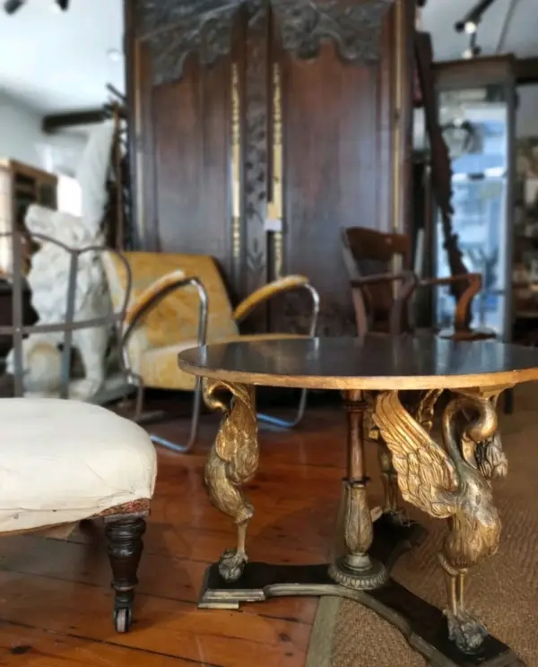 Swan Side/Coffee Table