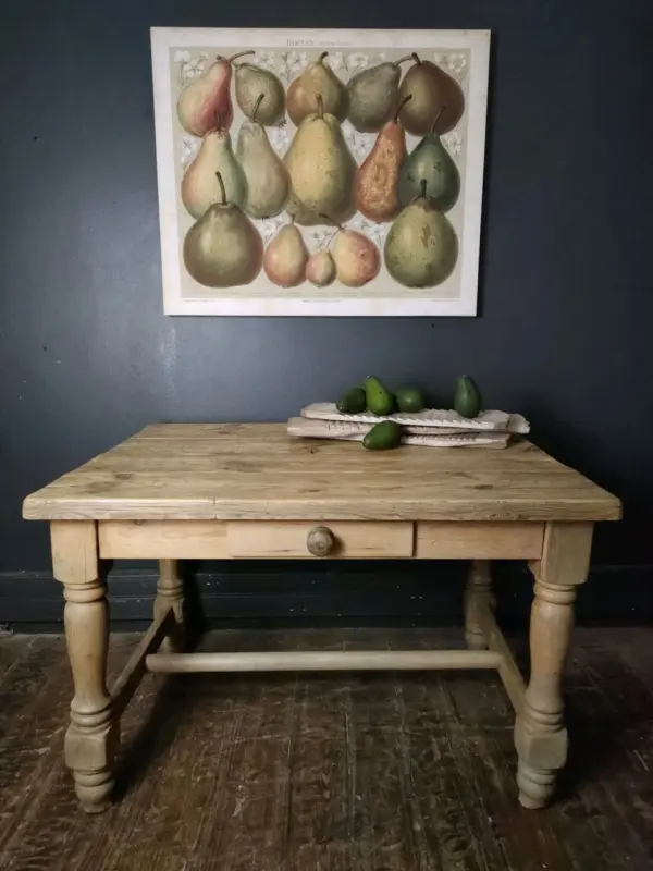 Turned-Legs Table With Drawer
